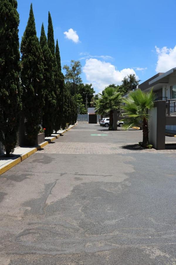 ספופן Cypres Hotel & Suites מראה חיצוני תמונה