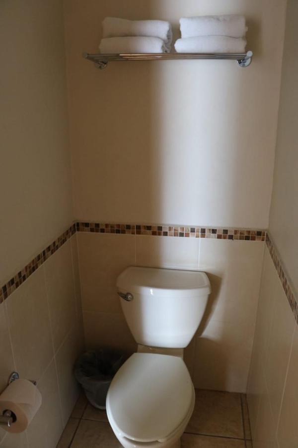 ספופן Cypres Hotel & Suites מראה חיצוני תמונה
