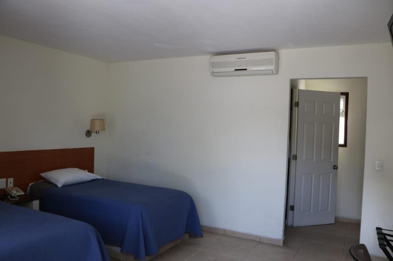 ספופן Cypres Hotel & Suites מראה חיצוני תמונה