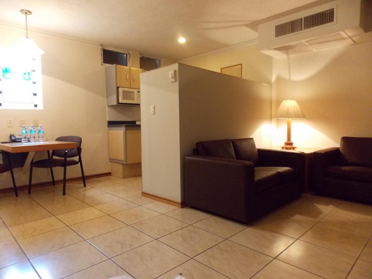 ספופן Cypres Hotel & Suites מראה חיצוני תמונה