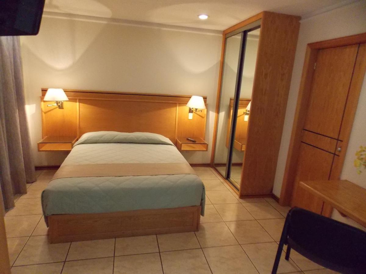 ספופן Cypres Hotel & Suites מראה חיצוני תמונה